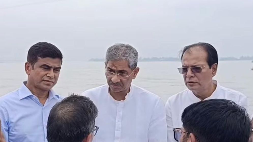 তিস্তা ব্যারাজ ও নদীভাঙন এলাকা পরিদর্শন করছেন পানিসম্পদমন্ত্রী শহীদ উদ্দিন চৌধুরী এ্যানি